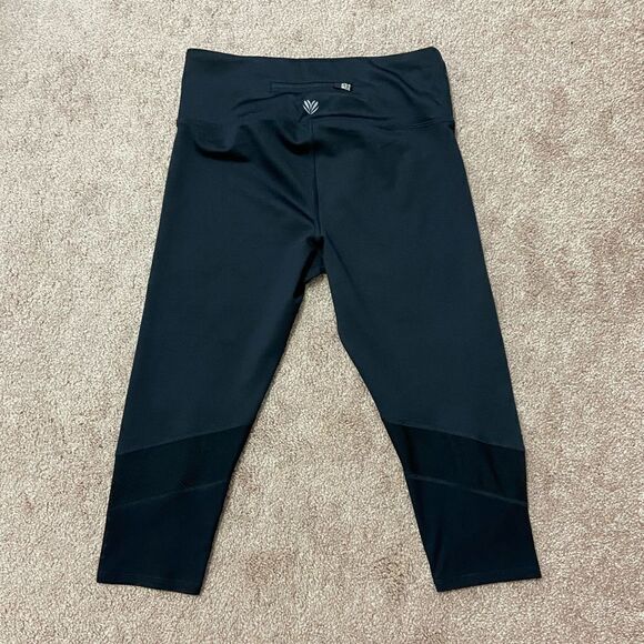 Forever 21 Black Mesh Capri Leggings - Picture 3 of 3